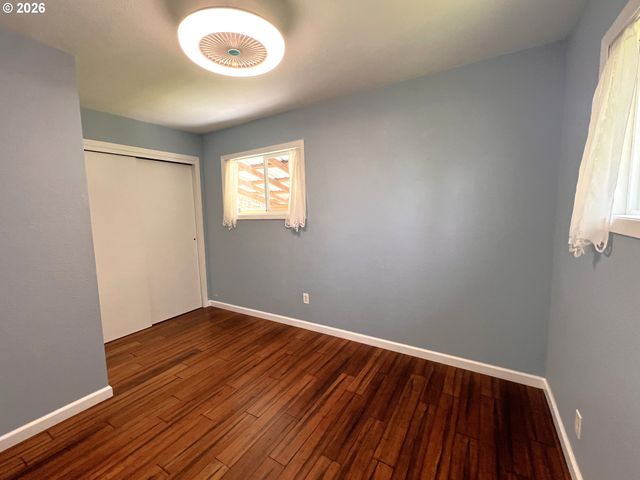 1092 LEWIS St, North Bend, OR 97459