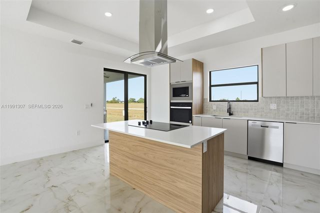 9027 bamboo cir, La Belle, FL 33935