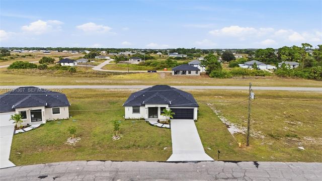 9027 bamboo cir, La Belle, FL 33935