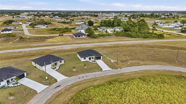 9027 bamboo cir, La Belle, FL 33935