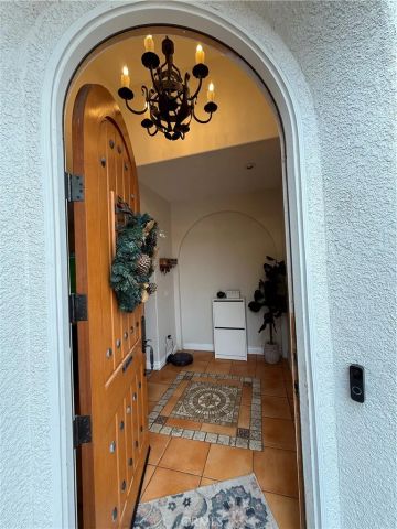 735 Rembrandt Circle, Corona, CA 92882