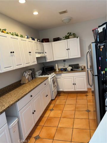 735 Rembrandt Circle, Corona, CA 92882