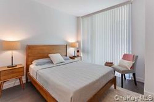 131-03 40 Road 10 Q, Flushing, NY 11354