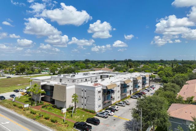 5525 SW 41st Street 122, Pembroke Park, FL 33023