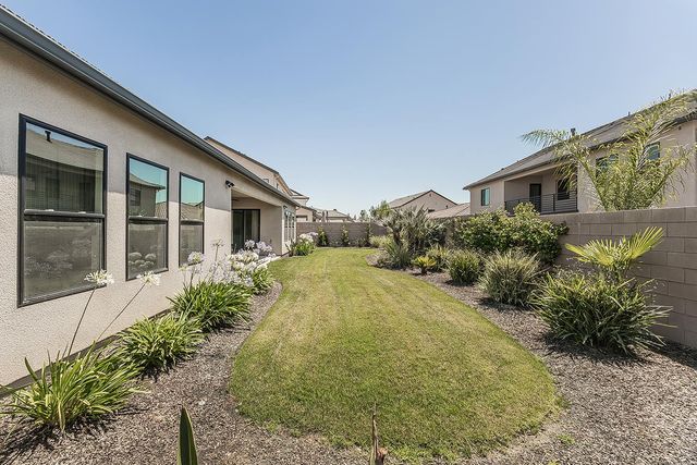 11609 N Sandy Par Drive, Fresno, CA 93730