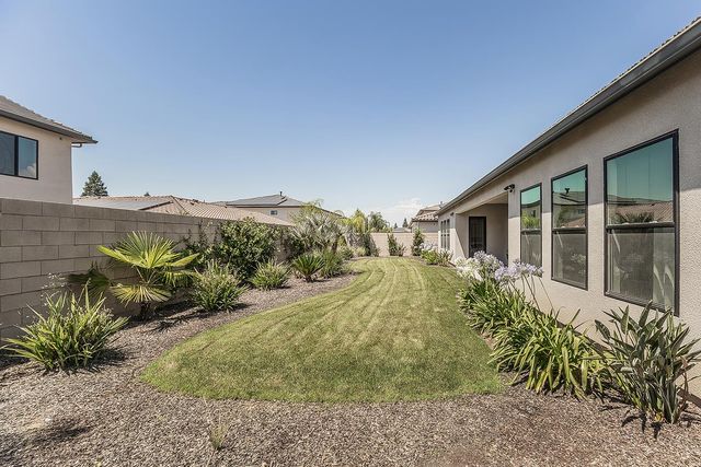 11609 N Sandy Par Drive, Fresno, CA 93730