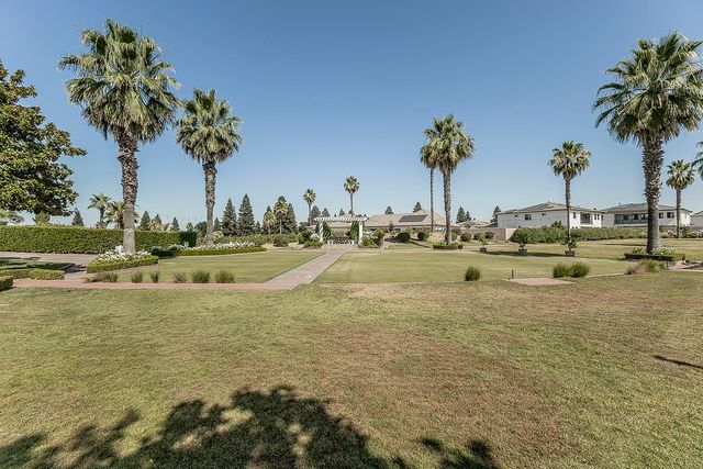 11609 N Sandy Par Drive, Fresno, CA 93730