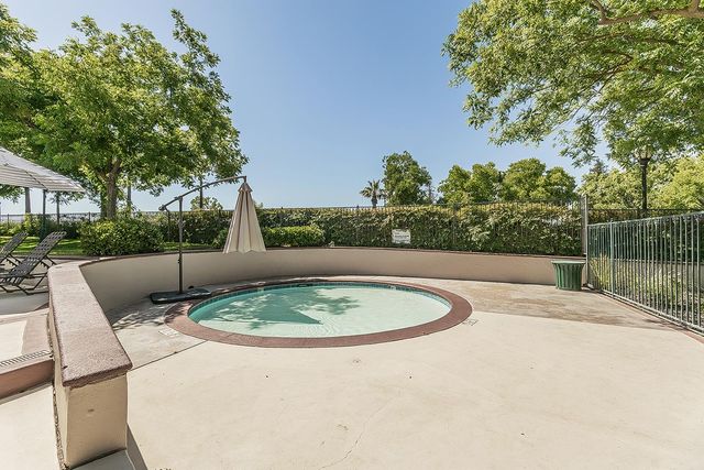 11609 N Sandy Par Drive, Fresno, CA 93730
