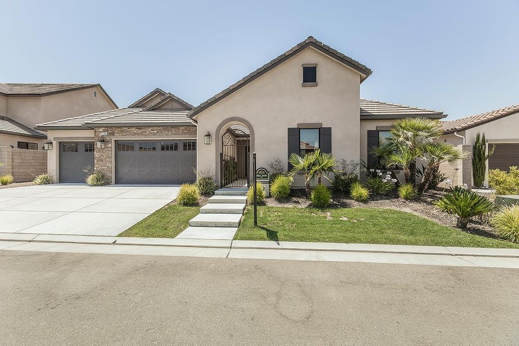 11609 N Sandy Par Drive, Fresno, CA 93730