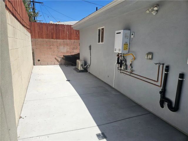 1307 S Woods A, Los Angeles, CA 90022