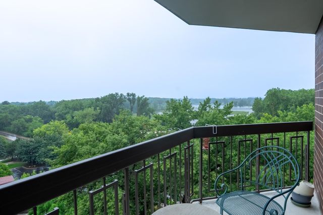 6615 Lake Shore Drive S 917, Richfield, MN 55423