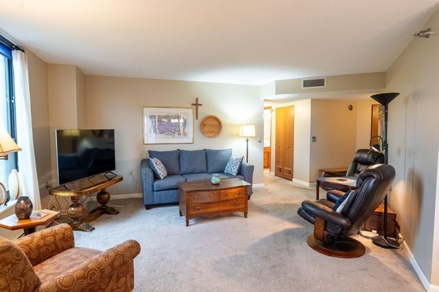 6615 Lake Shore Drive S 917, Richfield, MN 55423