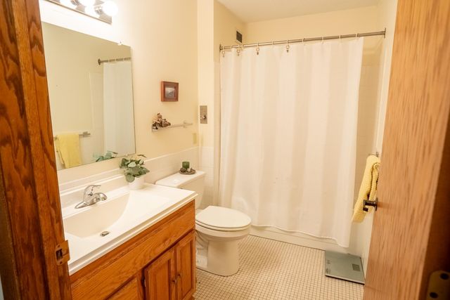 6615 Lake Shore Drive S 917, Richfield, MN 55423