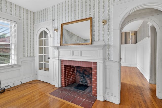 370 Maple St, New Bedford, MA 02740