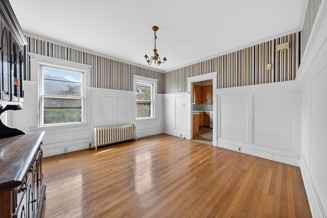 370 Maple St, New Bedford, MA 02740