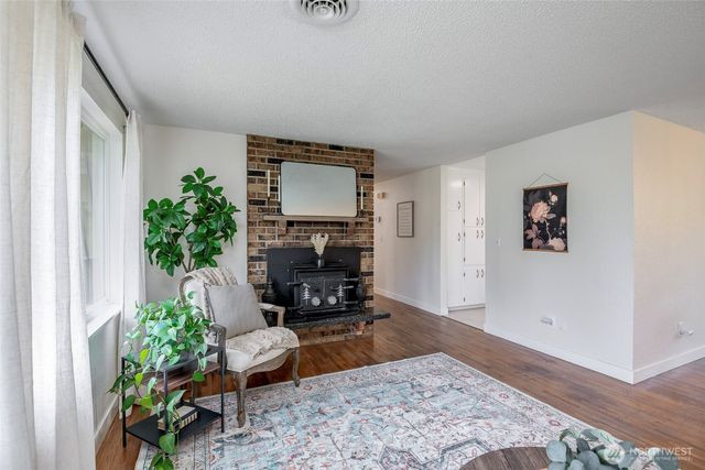 6230 S Mason Avenue, Tacoma, WA 98409