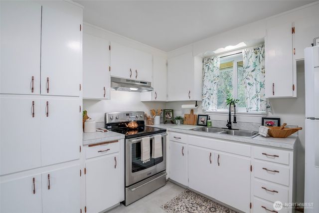 6230 S Mason Avenue, Tacoma, WA 98409