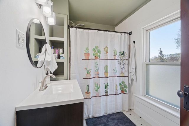 123 E HARRISON STREET, Appleton, WI 54915