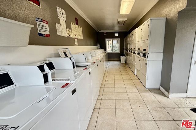 18350 Hatteras Street 253, Tarzana (los Angeles), CA 91356