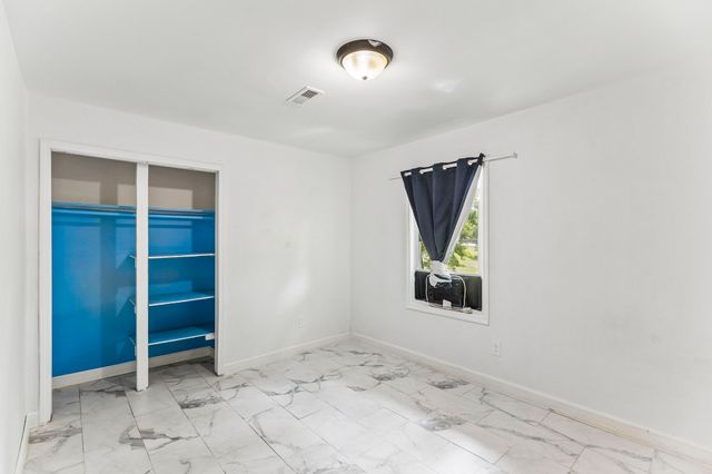 300 Todd Ln, Smyrna, TN 37167