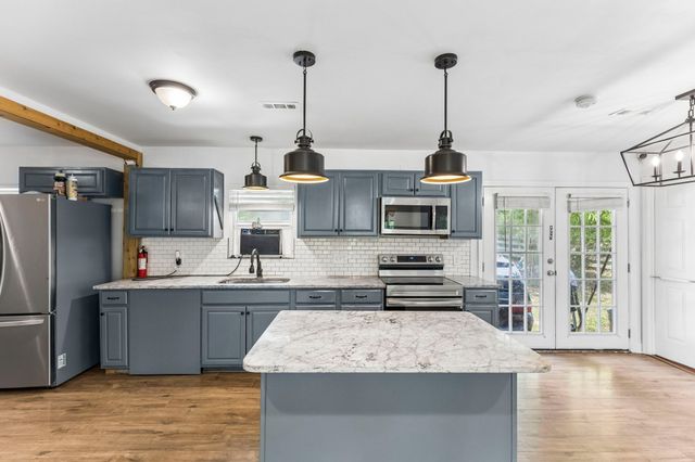300 Todd Ln, Smyrna, TN 37167