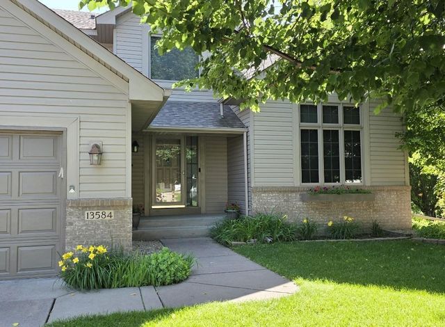 13584 Aspen Drive, Rogers, MN 55374