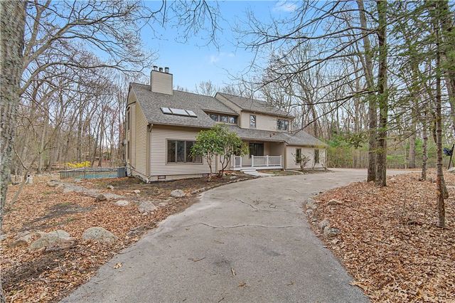 26 Trout Brook Lane, Scituate, RI 02831
