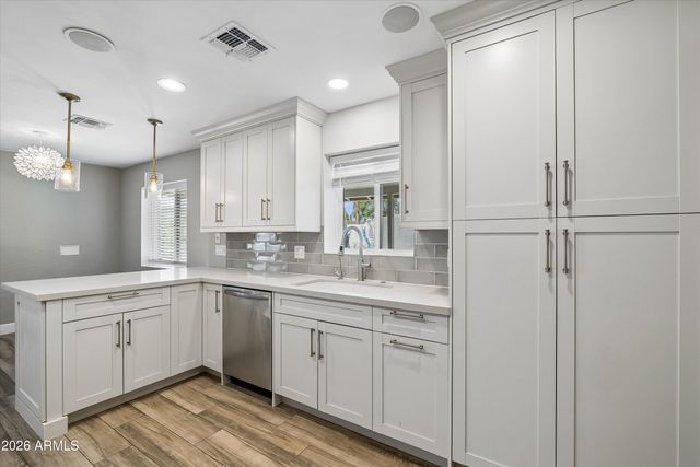 5817 N 18TH Street, Phoenix, AZ 85016