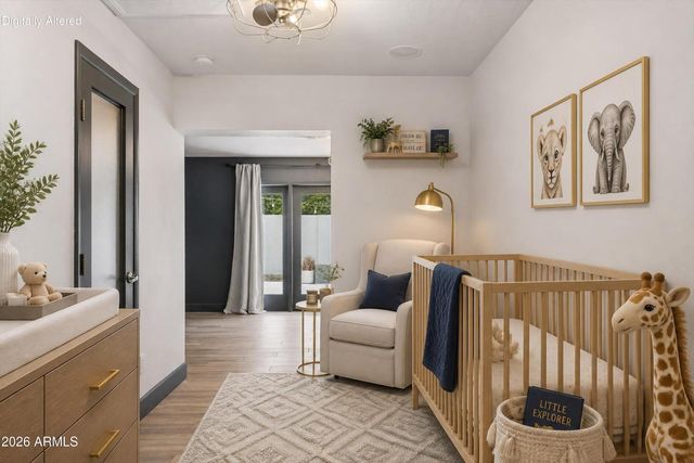 5817 N 18TH Street, Phoenix, AZ 85016