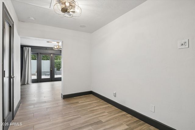 5817 N 18TH Street, Phoenix, AZ 85016