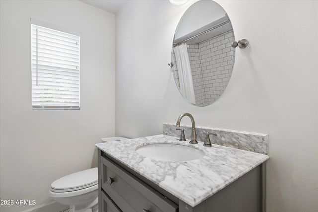 5817 N 18TH Street, Phoenix, AZ 85016