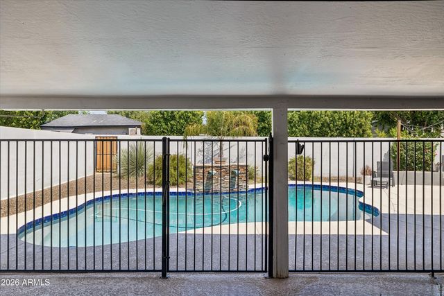 5817 N 18TH Street, Phoenix, AZ 85016