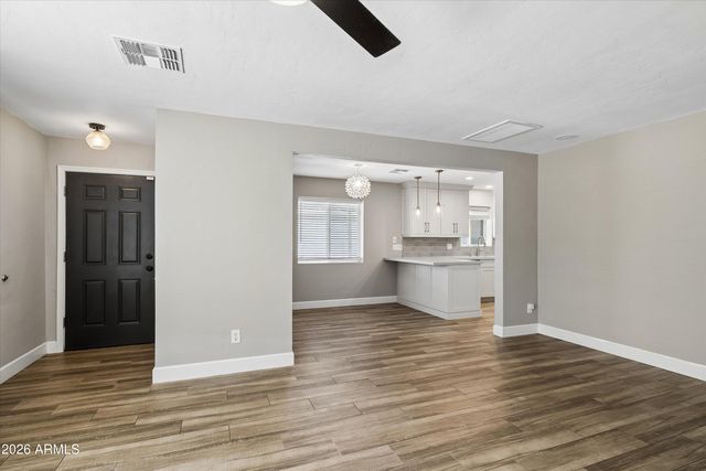 5817 N 18TH Street, Phoenix, AZ 85016