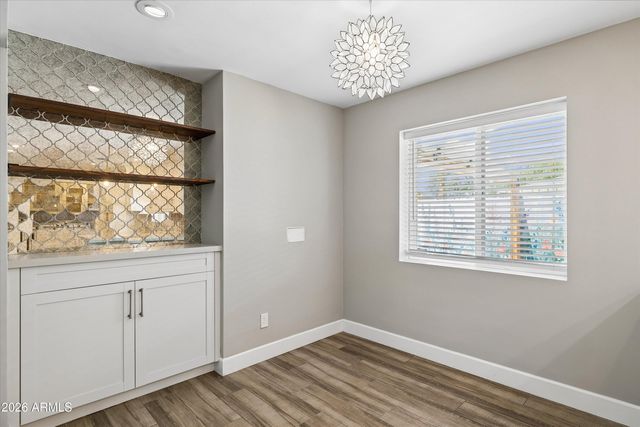 5817 N 18TH Street, Phoenix, AZ 85016