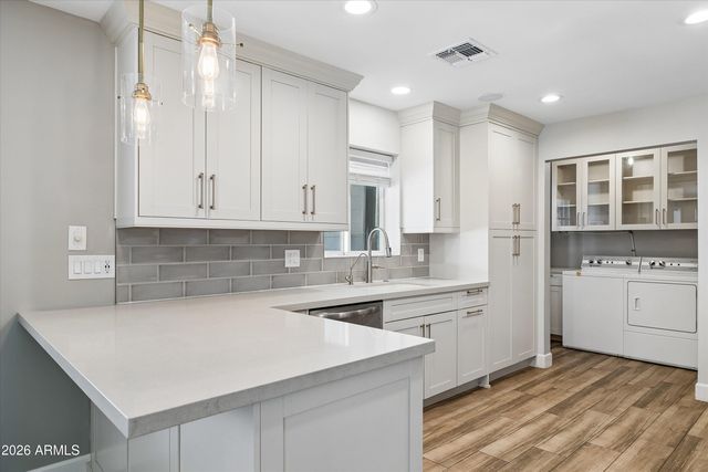 5817 N 18TH Street, Phoenix, AZ 85016