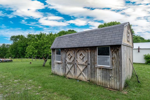 4870 Haley Ln, Columbia, TN 38401