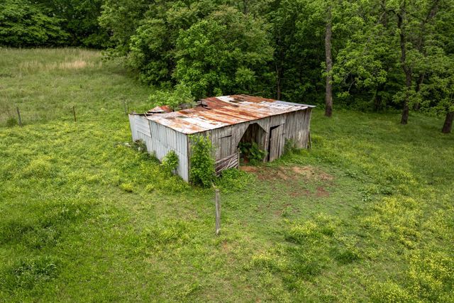 4870 Haley Ln, Columbia, TN 38401