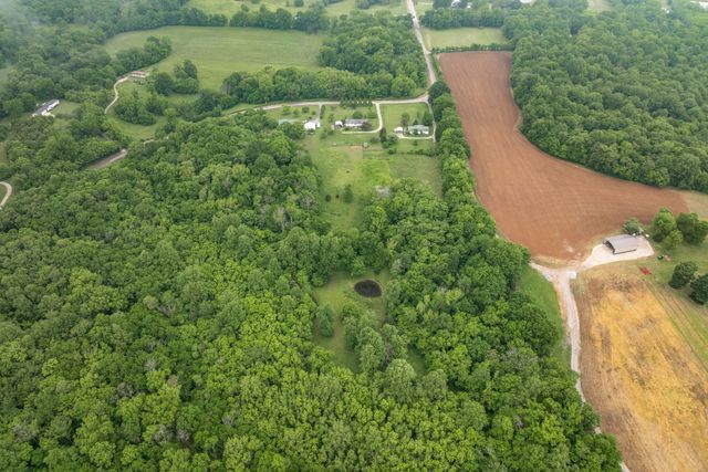 4870 Haley Ln, Columbia, TN 38401