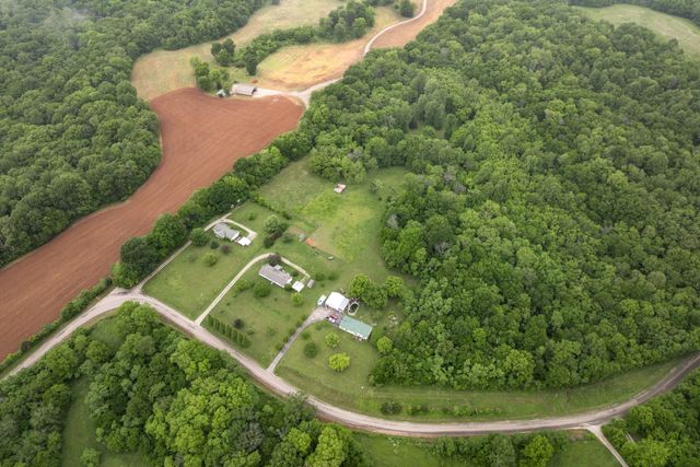 4870 Haley Ln, Columbia, TN 38401