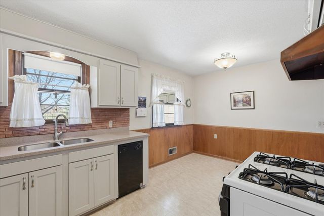 4857 Dillon Street, White Bear Lake, MN 55110