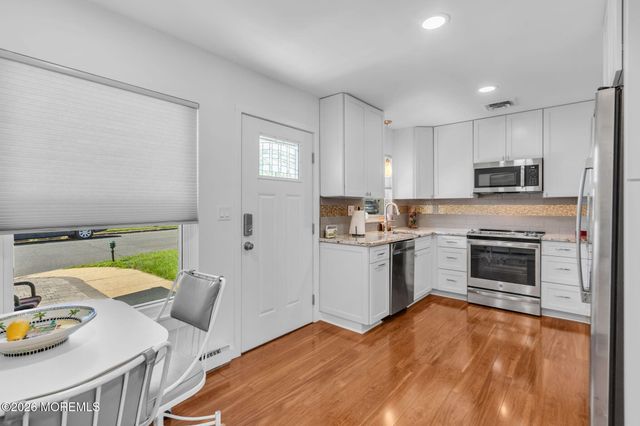 605B Lake Point Drive B, Lakewood, NJ 08701