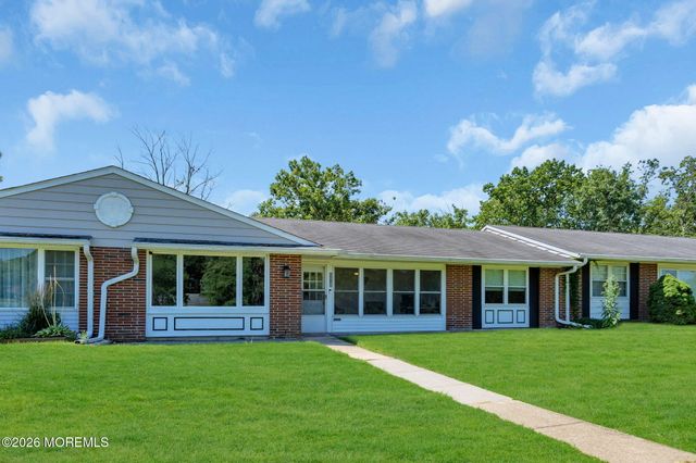 605B Lake Point Drive B, Lakewood, NJ 08701
