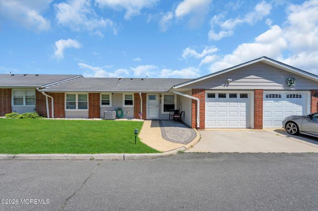 605B Lake Point Drive B, Lakewood, NJ 08701