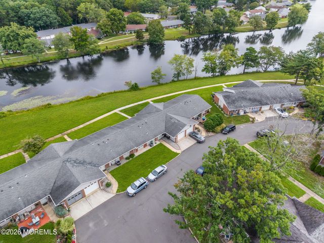605B Lake Point Drive B, Lakewood, NJ 08701