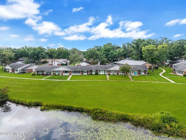 605B Lake Point Drive B, Lakewood, NJ 08701
