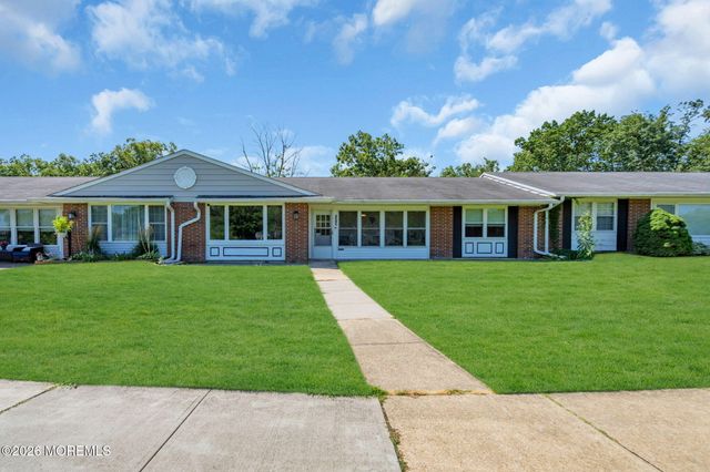605B Lake Point Drive B, Lakewood, NJ 08701