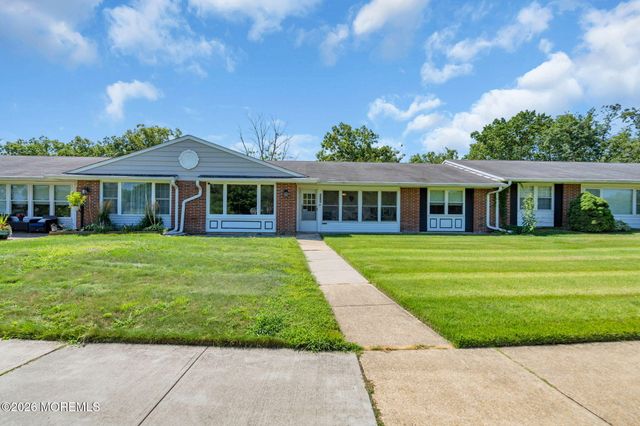 605B Lake Point Drive B, Lakewood, NJ 08701