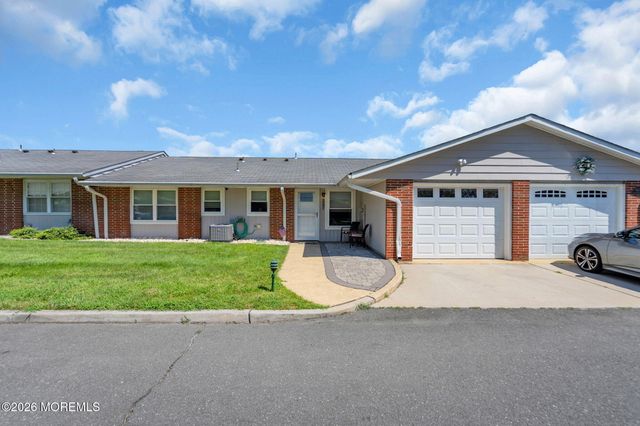 605B Lake Point Drive B, Lakewood, NJ 08701