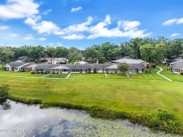 605B Lake Point Drive B, Lakewood, NJ 08701