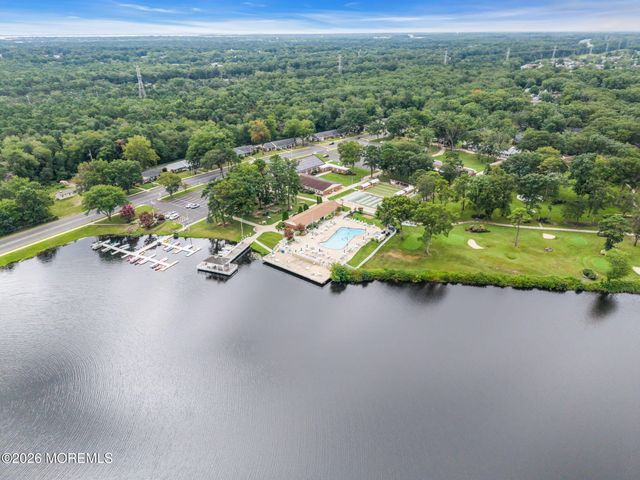 605B Lake Point Drive B, Lakewood, NJ 08701